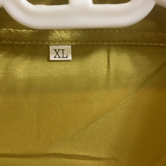 Gold Beautiful 2 piece dressy or causal - Picture 5 of 11